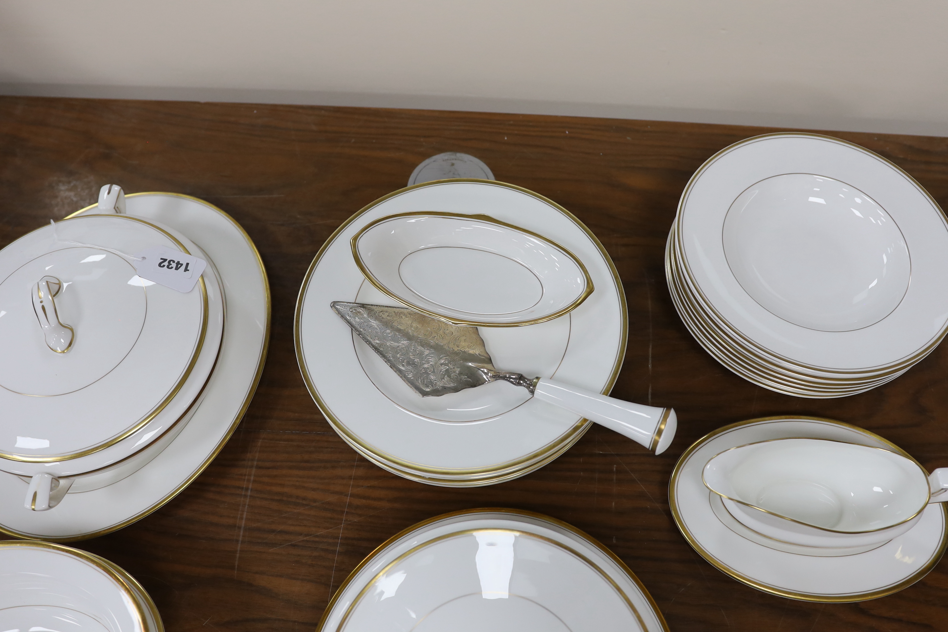 A Worcester ‘Viceroy’ part dinner service, including a bread/cake plate and a cake slice